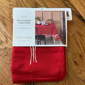 NWT Threshold Red Bow Rectangle Tablecloth 60” x 104”